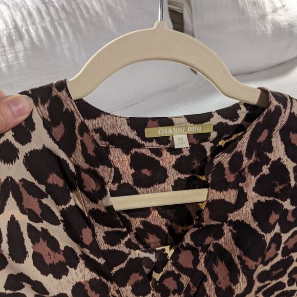 Gianni Bini Leopard Print Blouse Size XS - Picture 11 of 14